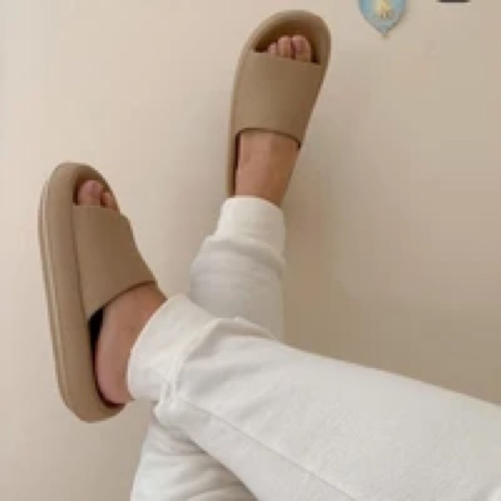 Sootheez 9.5-10 BRAND NEW